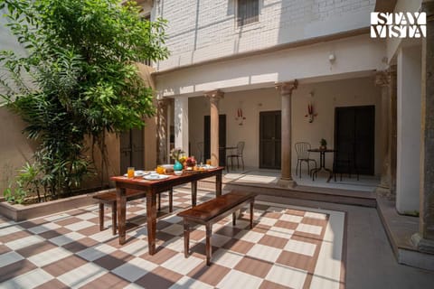 Property building, Dining area, Breakfast