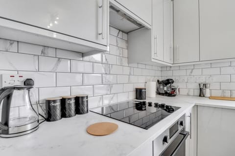 Coffee/tea facilities, Kitchen or kitchenette, dishwasher, minibar, pet friendly, stove, toaster