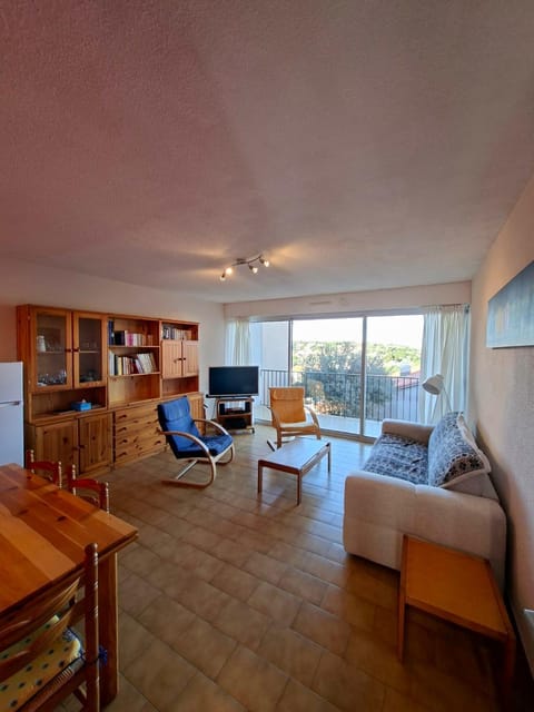 Bed, TV and multimedia, Balcony/Terrace, Living room, Dining area