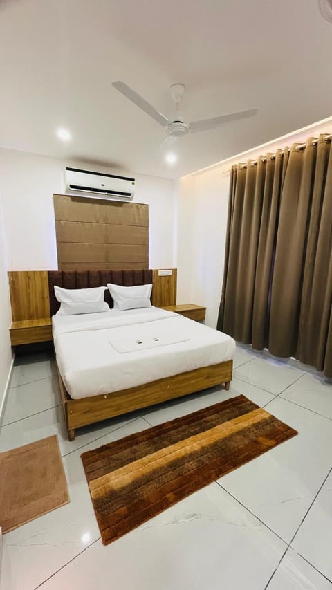 Bed, Bedroom, air conditioner