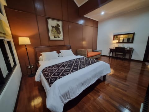 Photo of the whole room, Bedroom, air conditioner