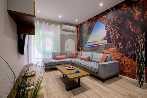 TV and multimedia, Living room, Seating area, internet, air conditioner