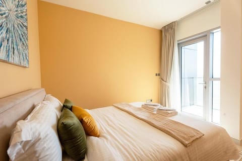 Bright and Spacious 2BR Panoramic Views Sleeps 7 to 8 Guest Apartment in Abu Dhabi