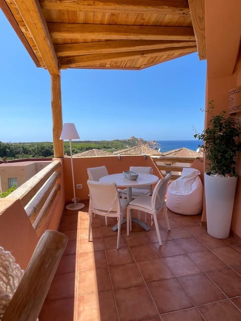 Patio, Day, Natural landscape, View (from property/room), Balcony/Terrace, Living room, Seating area, Dining area, Sea view