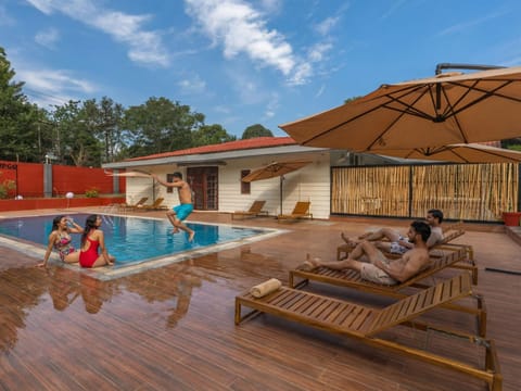 Day, People, Natural landscape, Pool view, Swimming pool, group of guests