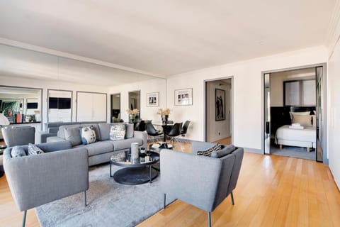 Communal lounge/ TV room, TV and multimedia, Living room, Seating area