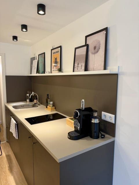 Coffee/tea facilities, Kitchen or kitchenette