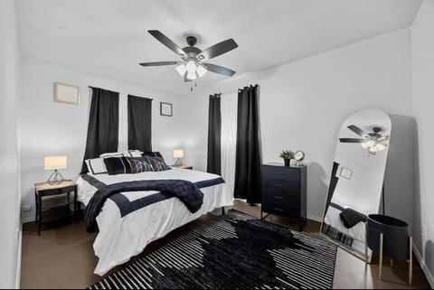 Stunning Lake Travis Retreat in Austin House in Lake Travis