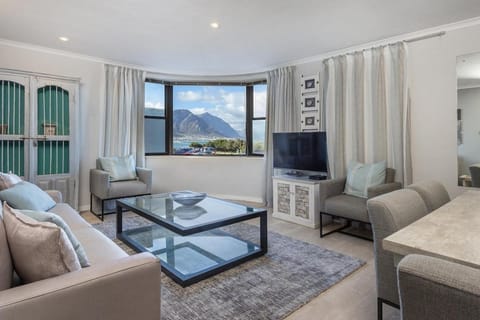 Marine Court 2 by BACK IN TOWN Apartment in Hermanus