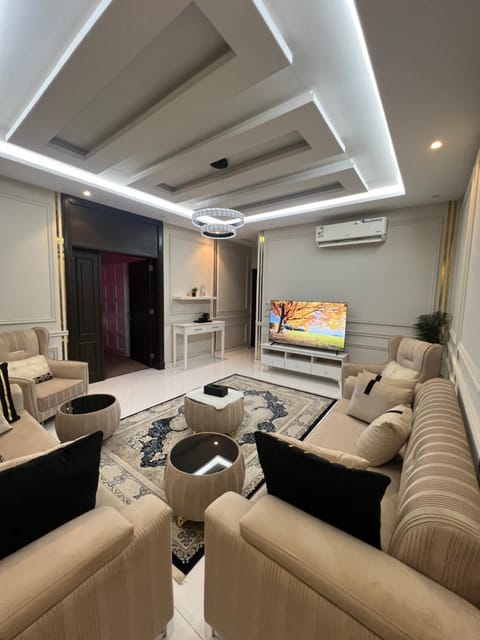 TV and multimedia, Seating area