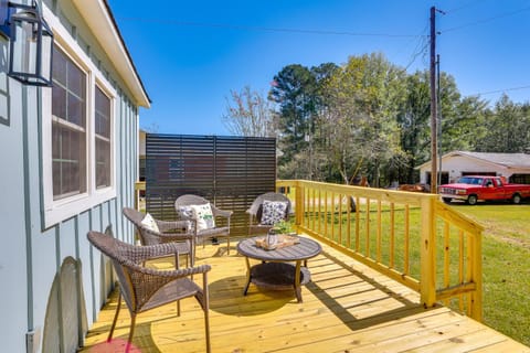 10 Mi to Tennessee River Blue Willow-Themed Home House in Pickwick Lake