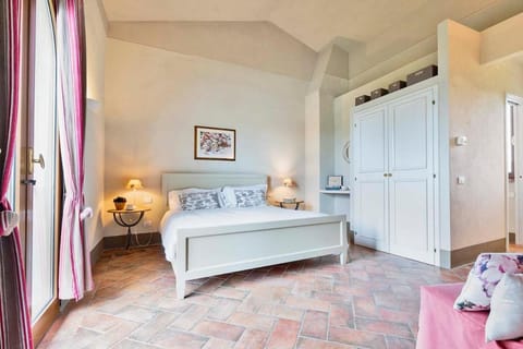 Cantagrillo - Spacious Villa & Private Pool Villa in Emilia-Romagna