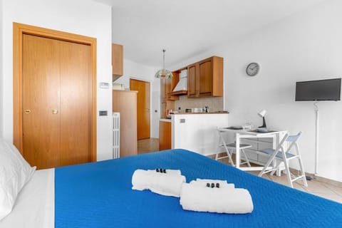 New - RhoFiera Milano - 5 min Free Wi-Fi Apartment in Rho
