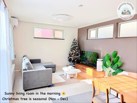 Day, Living room