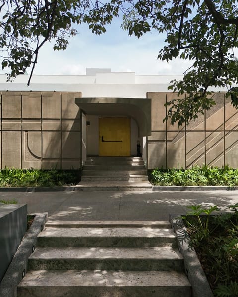 Facade/entrance