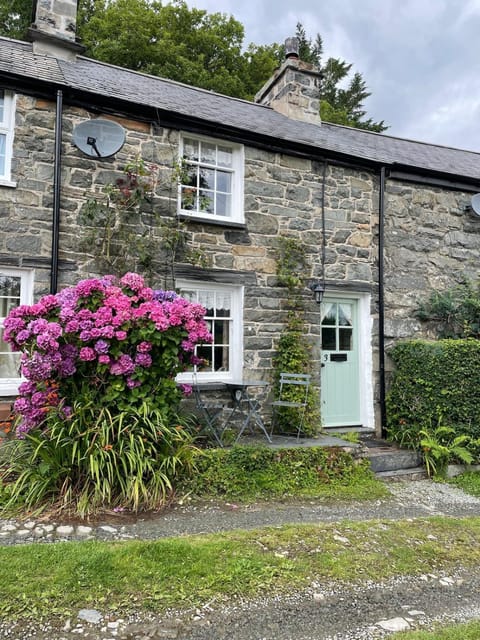 Patchwork cottage - Grade 2 listed cottage in Snowdonia House in Trawsfynydd