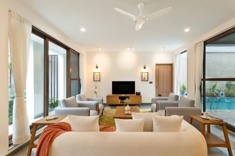 Communal lounge/ TV room, Living room