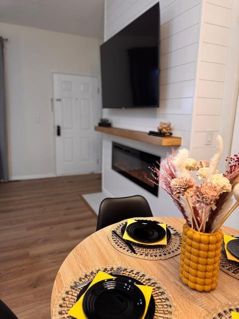 Beautifully Renovated OneBedroom Apt with Two Beds Apartment in Littleton