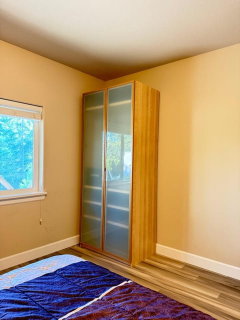 2 Beds and 1 bath upgraded modern lower level home in NW Portland Apartment in Portland