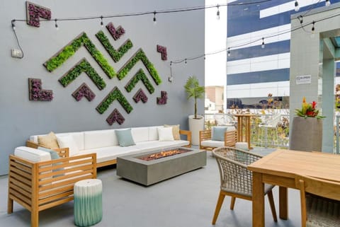 WEHO Place By Sunset Plaza Apartment in West Hollywood