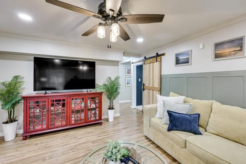 On-Site Creek and Spacious Yard Family Gem in Royal House in Garland County