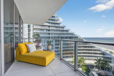 Auberge Blue by Rove Travel Oceanfront with Balcony House in Fort Lauderdale