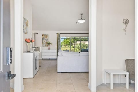 Newley Built Oasis Heated Pool Waterfront retreat House in Rotonda West