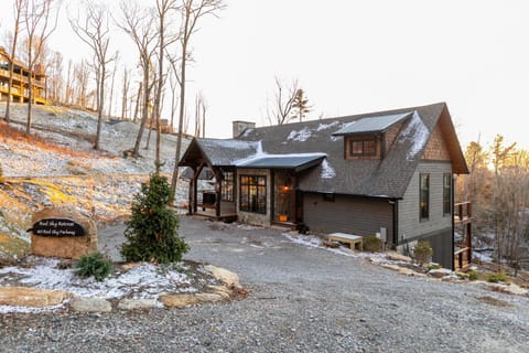 Red Sky Retreat at Eagles Nest House in Beech Mountain