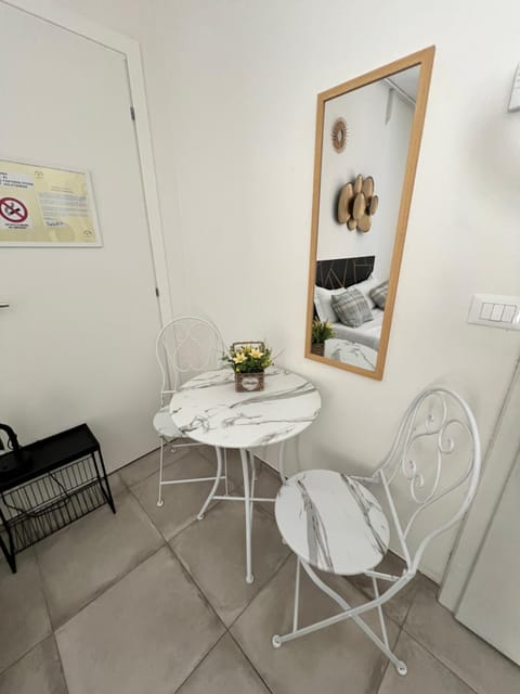 Monolocale autostrada di Imola con ingresso indipendente e piano cottura Apartment in Imola