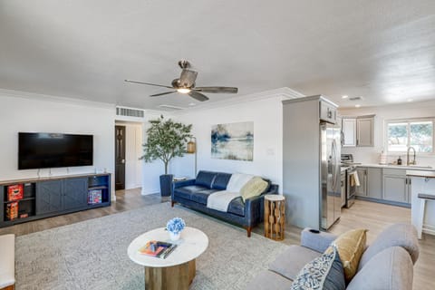 Palo Verde Oasis at ASU Skysong with Hot Tub House in Tempe