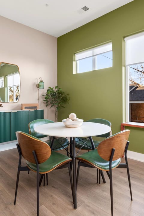 Modern 2-Bedroom Condo in Nashville House in Nashville