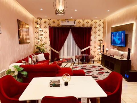 Communal lounge/ TV room, TV and multimedia, Living room, Seating area, Evening entertainment