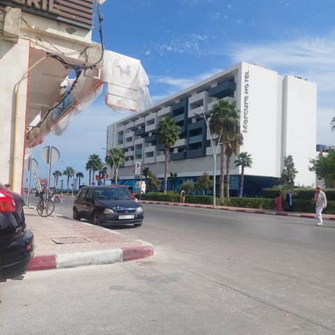 Neighbourhood, City view, Street view, Location