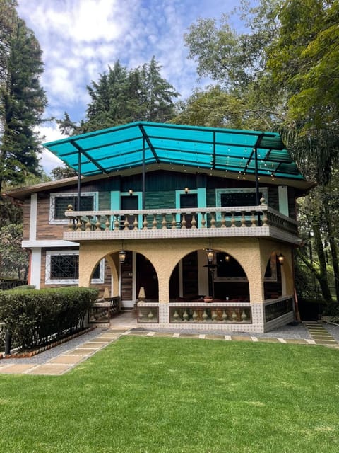 Casa del Bosque - Hermosa y Cálida Cabaña en Huitzilac - 22 huéspedes Chalet in State of Morelos