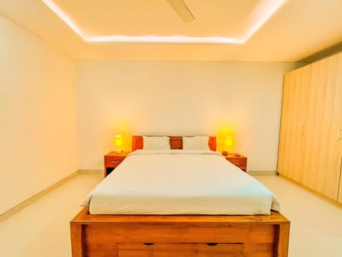 Bed, Photo of the whole room, Bedroom, wardrobe