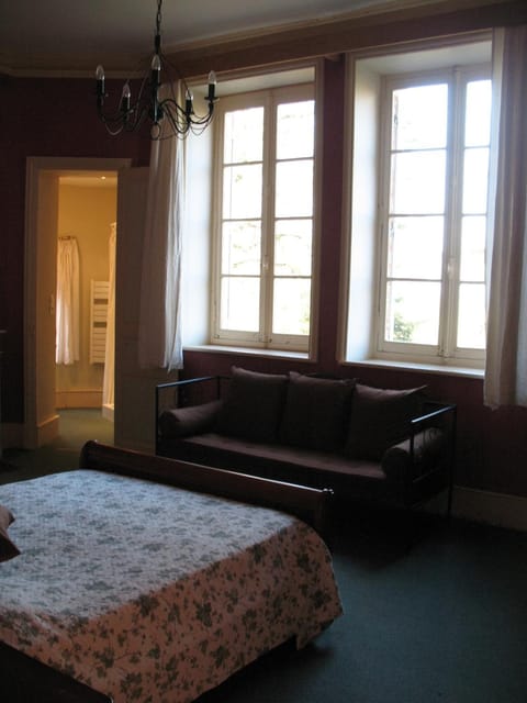 Bed, Bathroom, Photo of the whole room, Bedroom