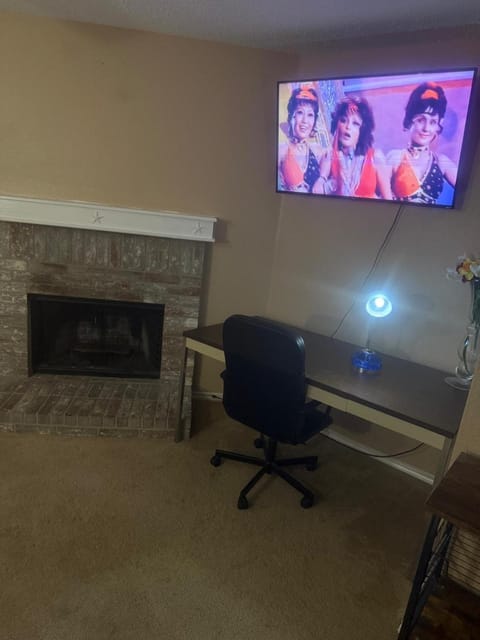 Comfort Stays Relax in a Cozy King Bedroom House in Fort Worth