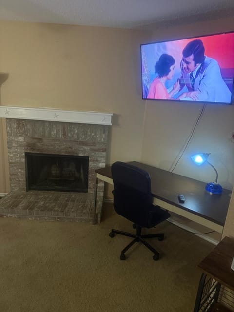 Comfort Stays Relax in a Cozy King Bedroom House in Fort Worth