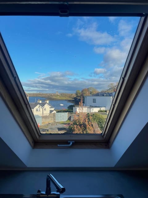 Kinvara harbour retreat Apartment in County Clare