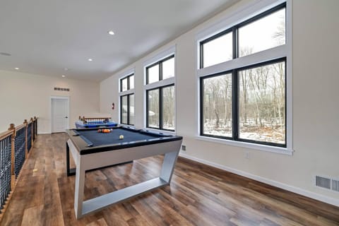 Billiard, Game Room, Area and facilities