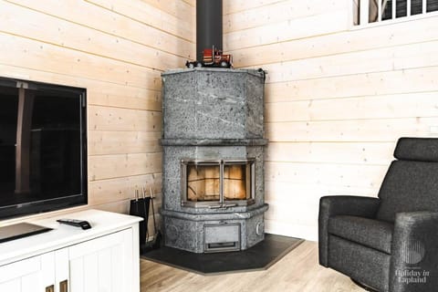 TV and multimedia, Living room, fireplace