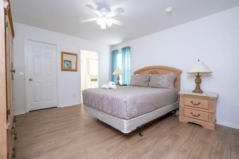 Dream Home with Private Pool House in Four Corners