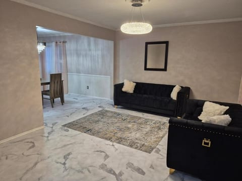 Luxurious family house Villa in Sterling Heights