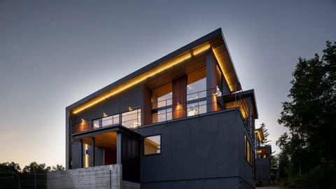 Property building, Day