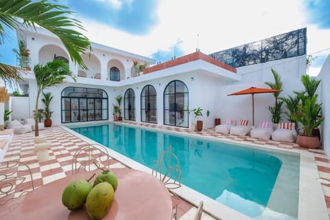 Property building, Facade/entrance, Day, Pool view, Swimming pool, sunbed