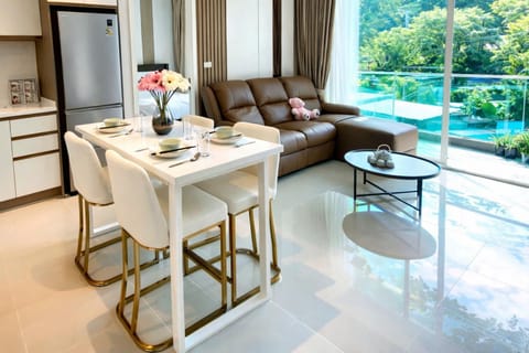Balcony/Terrace, Living room, Dining area, Mountain view, kitchen