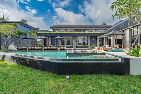 Property building, Pool view, Swimming pool, sunbed