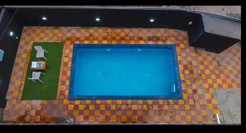 Pool view, Swimming pool, sunbed