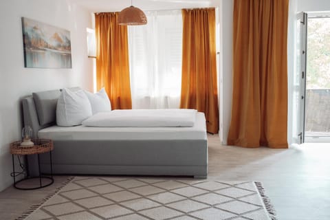 Bed, Living room, Photo of the whole room, Seating area, Bedroom