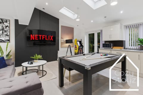 TV and multimedia, Living room, Seating area